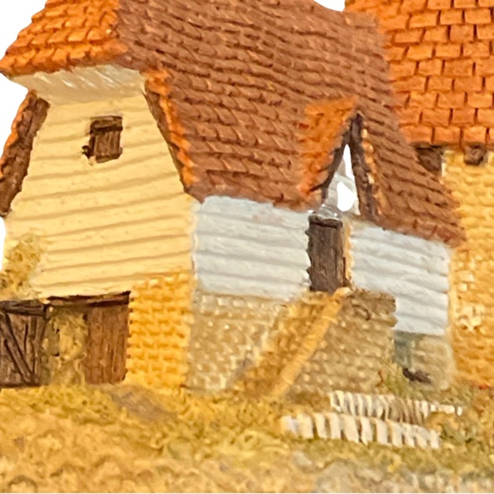 Single Oast; David Winter Cottages, Heart of England Series 1981
